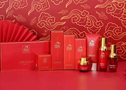 瑞蛇迎春，福滿人間，西采清顏愿你萬(wàn)事如意春意盎然！