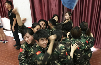夢(mèng)想因追求而精彩，個(gè)體因團(tuán)隊(duì)而強(qiáng)大！