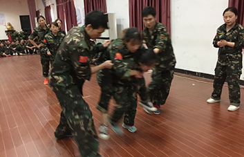 挑戰(zhàn)冠軍隊(duì)：體力與意志力的較量，速度與時(shí)間的對(duì)決！